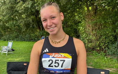 Help Daimy haar volgende stap in de meerkamp te zetten